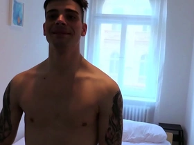 Czech Hunter 530: Amateur gay gets paid to have sex outdoors